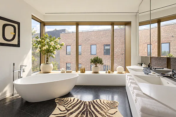 Bathroom, photo 2