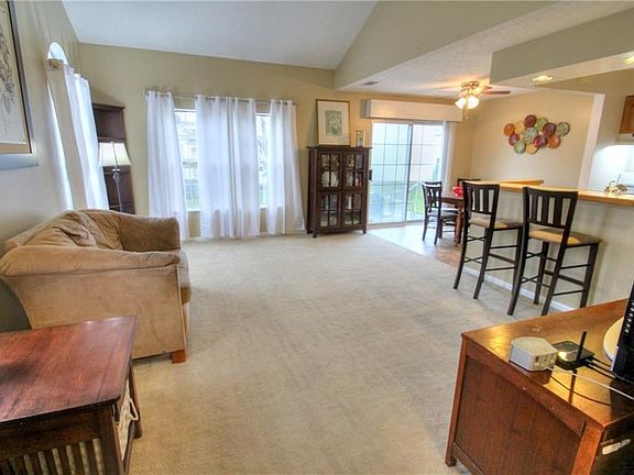 4th image of 7174 Lexington Ct