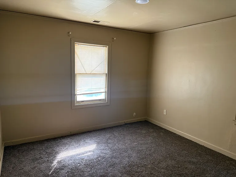 1642 Alta Vista Ave — Photo 9