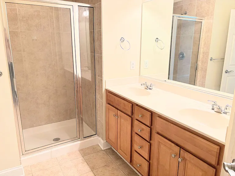 5215 Center St #402 — Photo 13