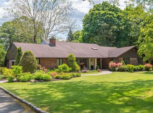 48 Salem Ridge Dr, Huntington, NY 11743