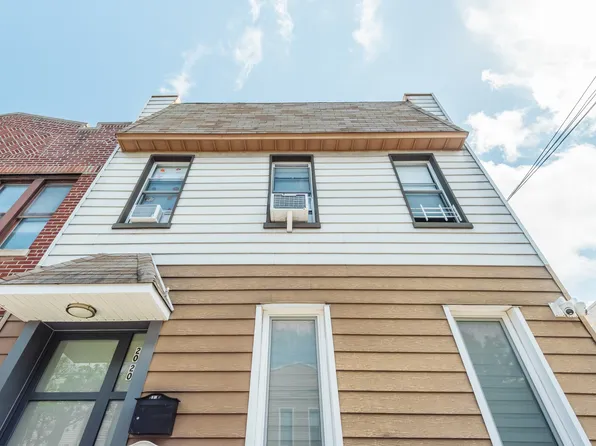 2020 Bleecker Street image 3 of 35