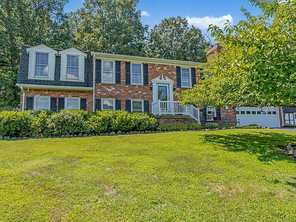 2nd image of 1121 E Patuxent Dr