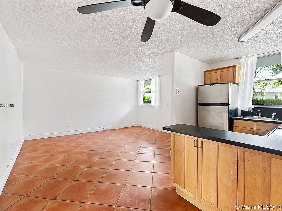 1st image of 1801 S Treasure Dr APT 103