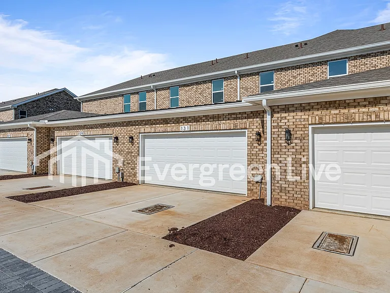 131 Leggo Ave — Photo 22
