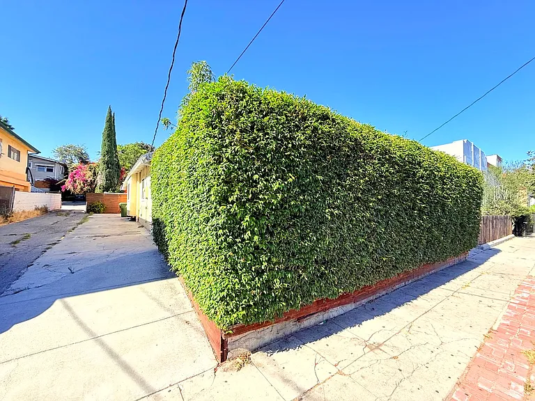 4447 Lockwood Ave — Photo 42
