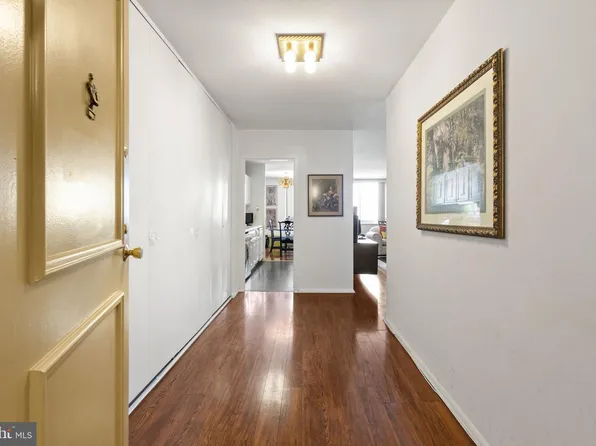 1901 John F Kennedy Blvd APT 2801, Philadelphia, PA 19103