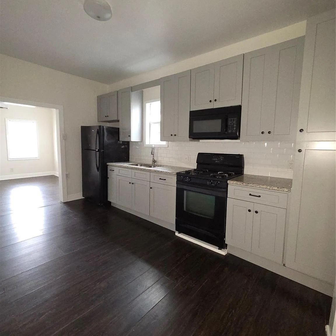1 bed, 1.0 bath, 1056 sqft, $800 — Photo 1