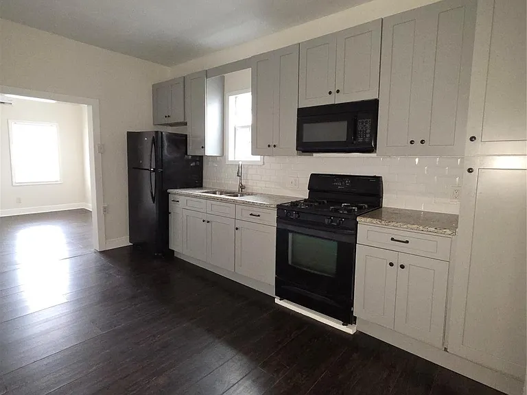7902 Hudson St #B — Photo 1