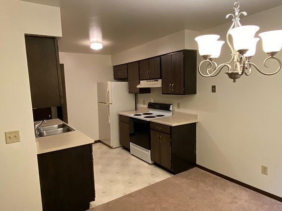 2nd image of 7075 Austrian Pine Way #6