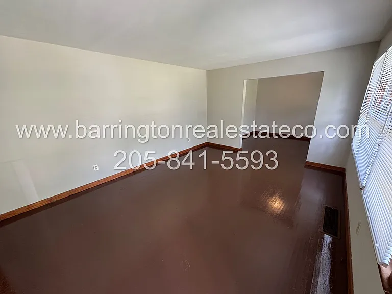 332 Glynn Dr — Photo 2