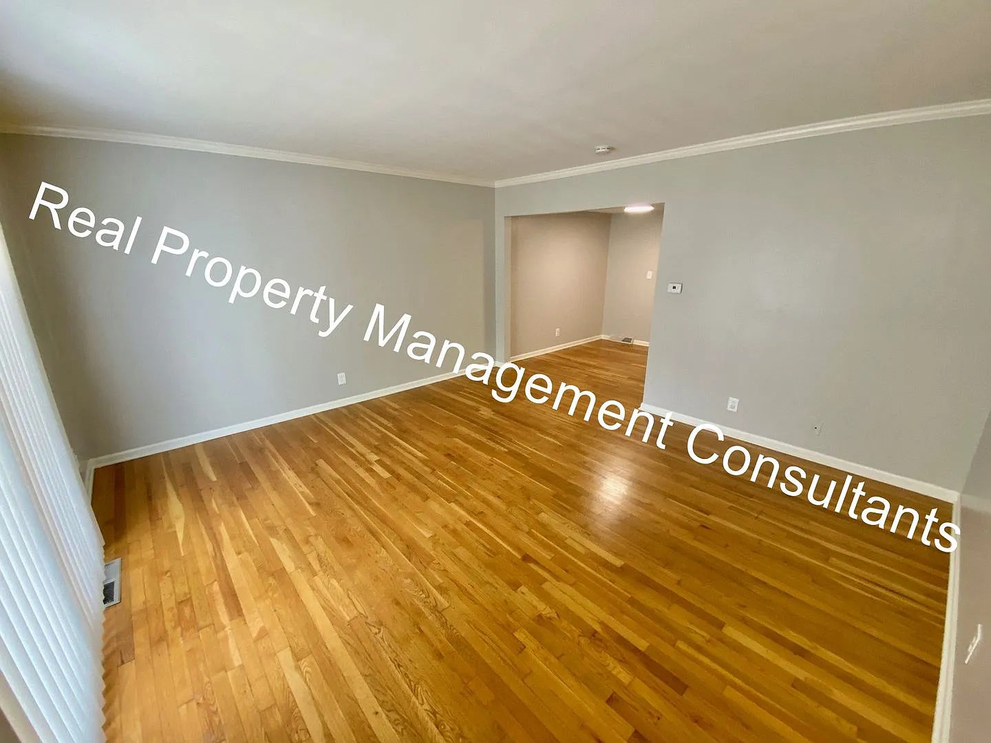 Free Ring Camera With Move In! Kansas City Midtown Living 1 Bed 1 Bath Home For Rent! — Photo 2