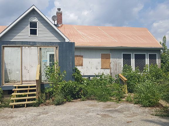 2nd image of 1419 S Farnham St