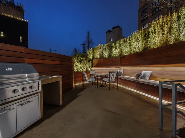 471 Washington Street image 3 of 14