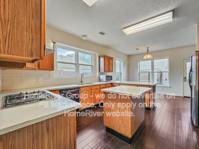 9343 Starfire Ln — Photo 8