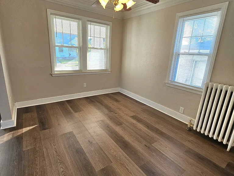 867 Farnham Ave — Photo 10