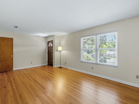 5th image of 146 Meridianna Dr