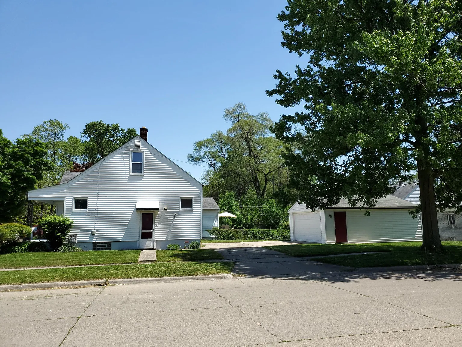2 bed, 1056 sqft, $1,500 — Photo 2