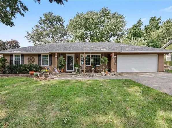 204 14th Ave N, Greenwood, MO 64034