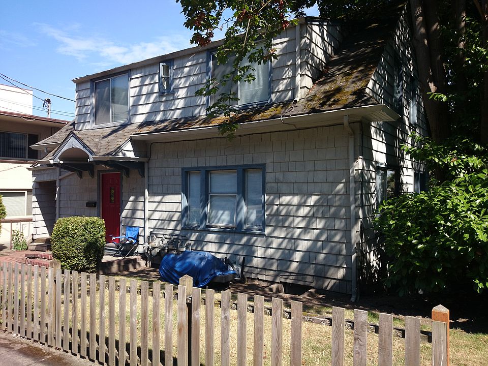 2nd image of 5222 22nd Ave NE