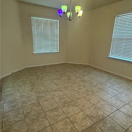 3rd image of 5305 Fenton Ln #5305