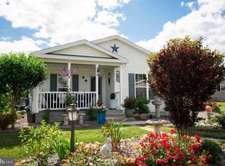 54 Cormorant Dr, Bechtelsville, PA 19505