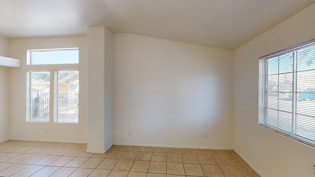 4 bed, 1900 sqft, $1,845 — Photo 4