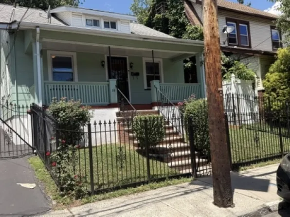 19 Mead St, Newark City, NJ 07106