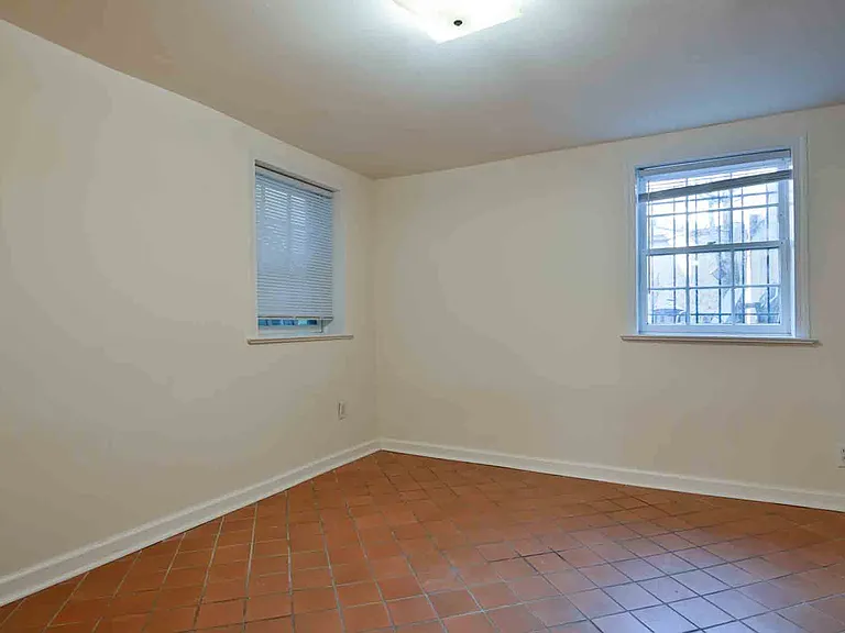 924 N Carolina Ave SE #BASEMENT — Photo 11