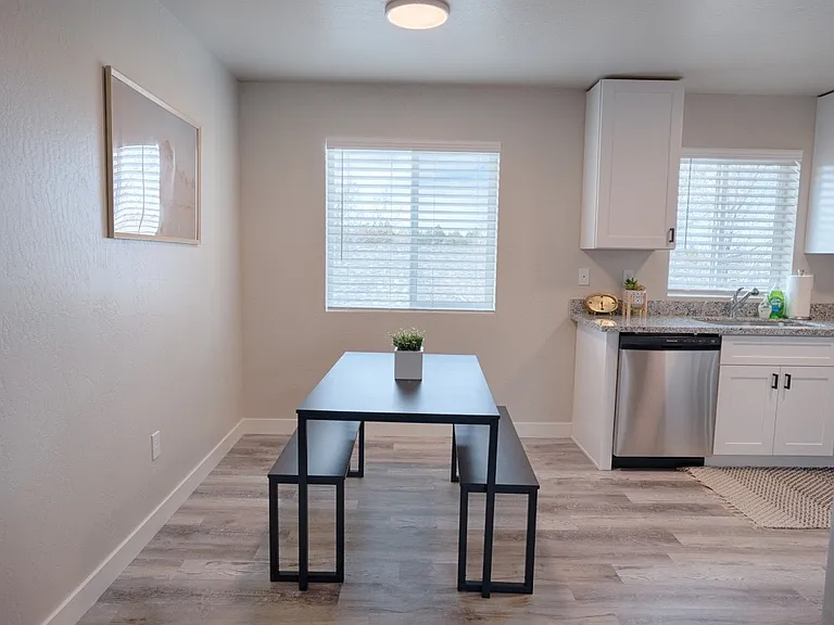 1110 W Woodland Lake Rd #D — Photo 5