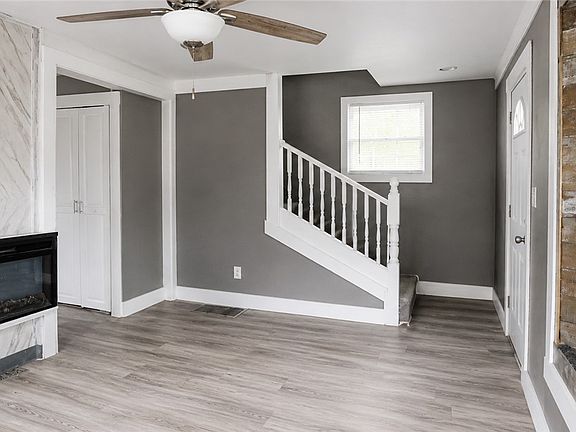 3rd image of 2922 Cory Ave