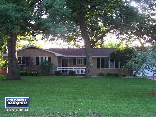 1st image of 400 Shady Ln