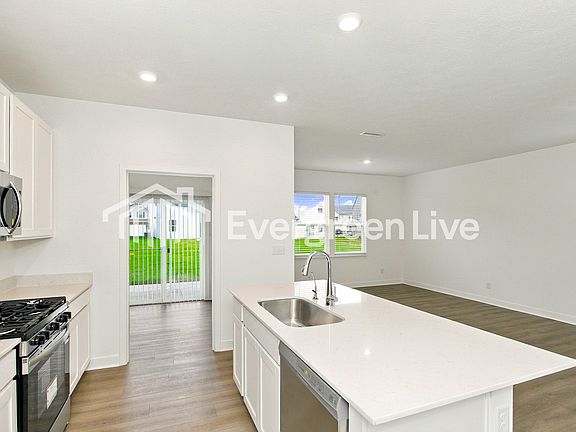 4th image of 8141 Ridge Line Dr