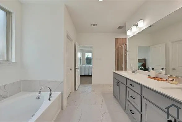 2701 Classical Dr — Photo 8
