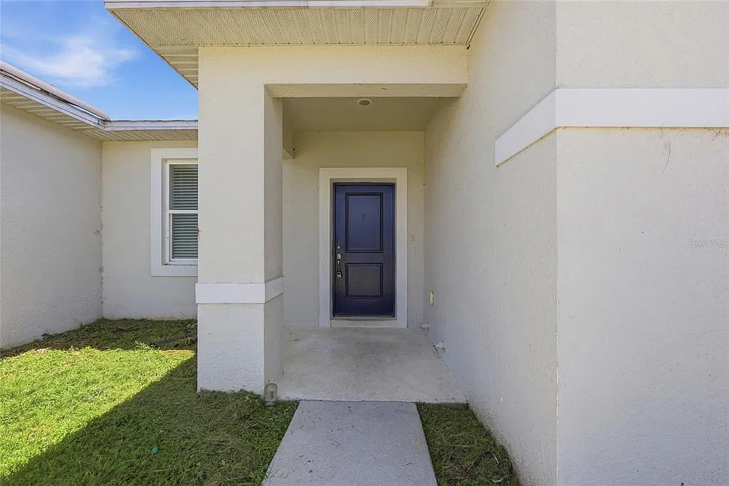 3 bed, 2.0 bath, 1450 sqft, $1,795 — Photo 3