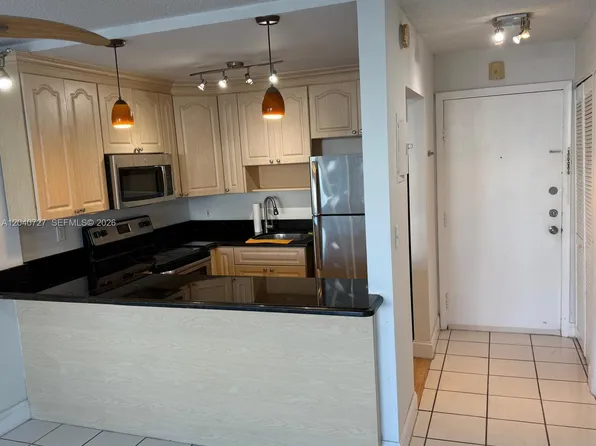 1990 Marseille Dr APT 303, Miami Beach, FL 33141