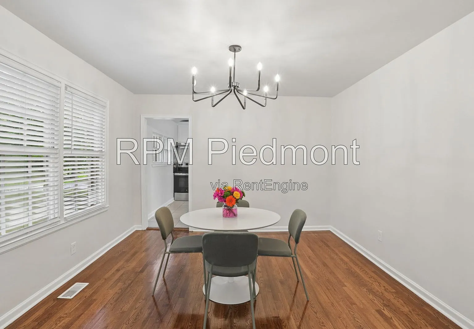 4 bed, 2.0 bath, 1170 sqft, $2,500 — Photo 4