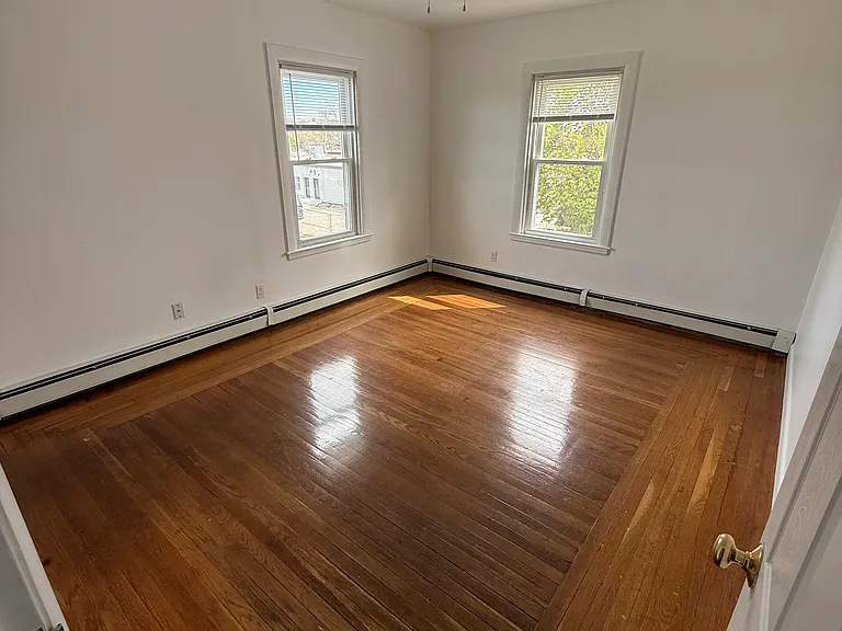 12 Foch Ave — Photo 33