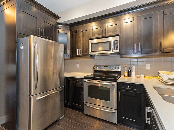 2nd image of 2950 Lefeuvre Rd #30