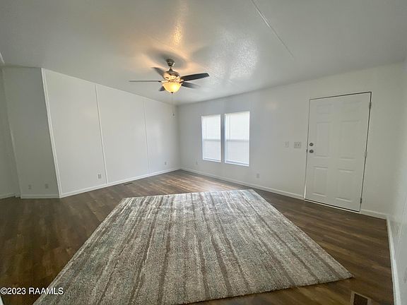 4th image of 106 Blanco Dr