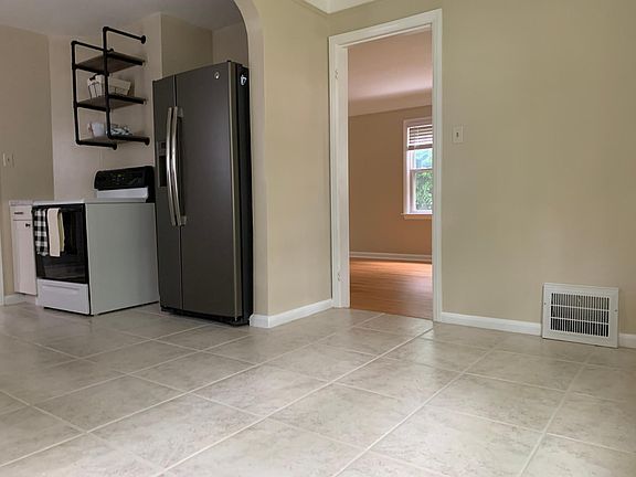 4th image of 2640 21st St