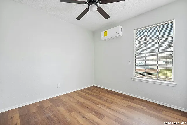 131 Elsie Ave #301 — Photo 6