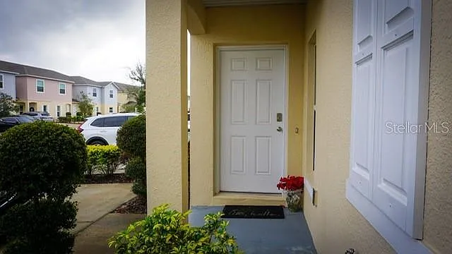 3 bed, 2.5 bath, 1762 sqft, $2,350 — Photo 2
