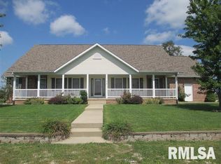 615 Edgewood Dr, White Hall, IL 62092