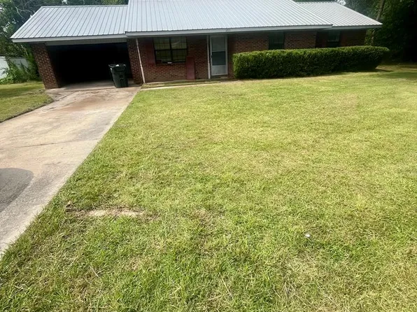 1203 Woodland Hts, Douglas, GA 31535