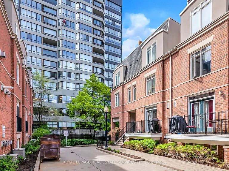 415 Jarvis St #309 — Photo 1