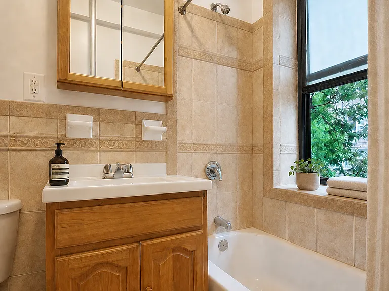 511 W 167th St #2B — Photo 4