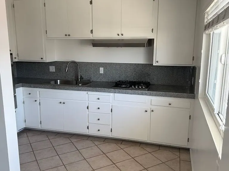 21013 Reynolds Dr — Photo 4