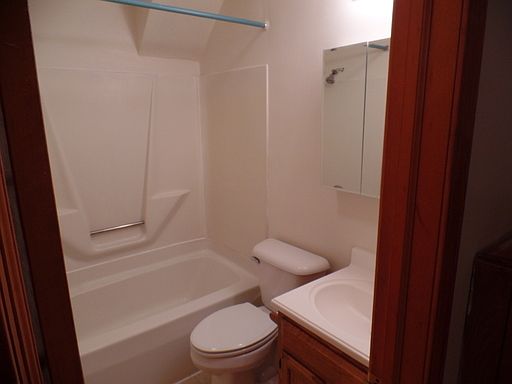 3rd image of 1525-1547 E Foxcliff Dr S #1535