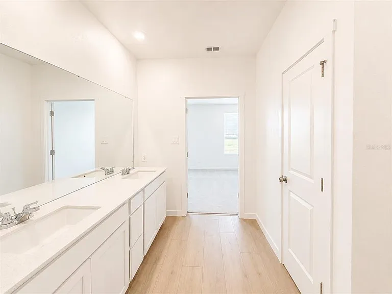 644 Ruth Ave — Photo 12